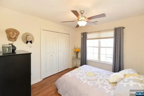 20 Parkside Court Wayne NJ 07470