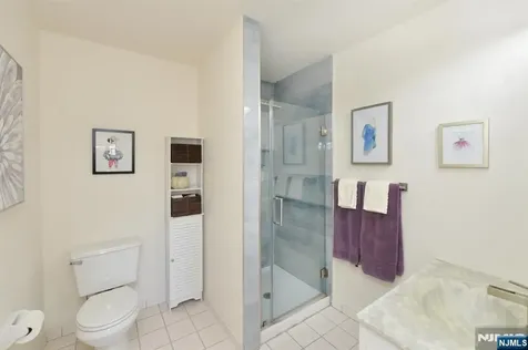 20 Parkside Court Wayne NJ 07470