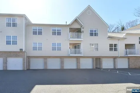 20 Parkside Court Wayne NJ 07470