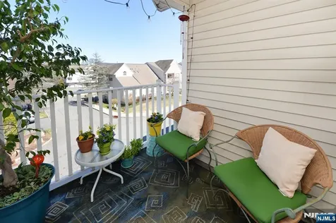 20 Parkside Court Wayne NJ 07470