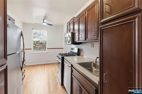 100 Palisade Avenue Englewood NJ 07631