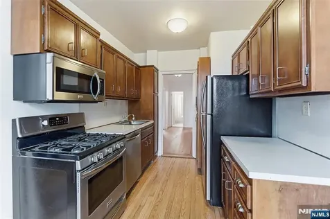 100 Palisade Avenue Englewood NJ 07631