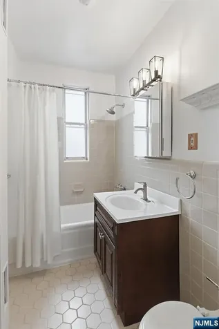 100 Palisade Avenue Englewood NJ 07631