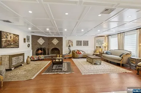 912 Cherokee Lane Franklin Lakes NJ 07417