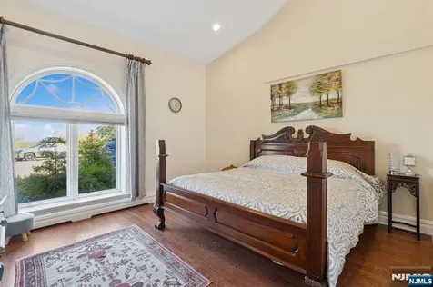 912 Cherokee Lane Franklin Lakes NJ 07417