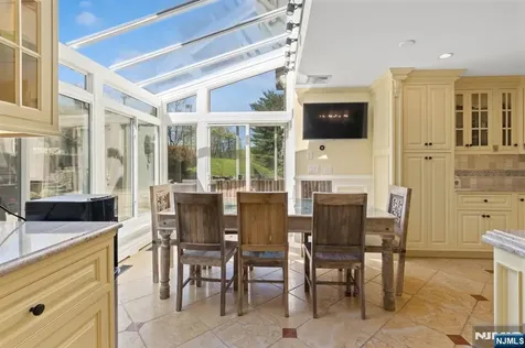 912 Cherokee Lane Franklin Lakes NJ 07417