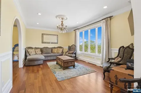 912 Cherokee Lane Franklin Lakes NJ 07417
