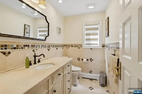 912 Cherokee Lane Franklin Lakes NJ 07417