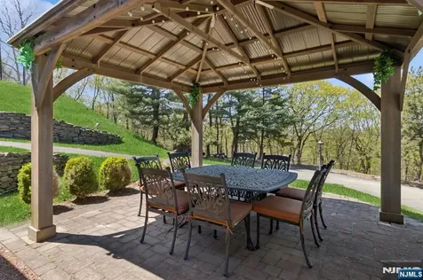 912 Cherokee Lane Franklin Lakes NJ 07417