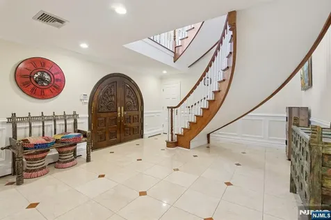 912 Cherokee Lane Franklin Lakes NJ 07417