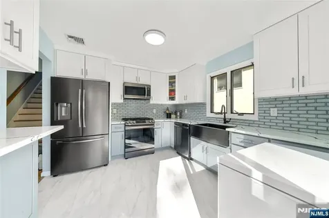 224 Warren Avenue Fort Lee NJ 07024