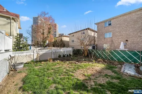224 Warren Avenue Fort Lee NJ 07024