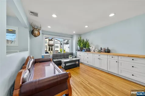 224 Warren Avenue Fort Lee NJ 07024