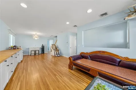224 Warren Avenue Fort Lee NJ 07024