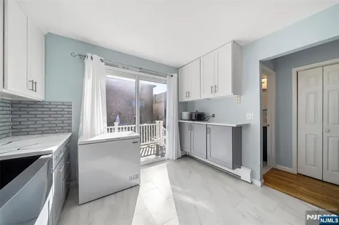 224 Warren Avenue Fort Lee NJ 07024