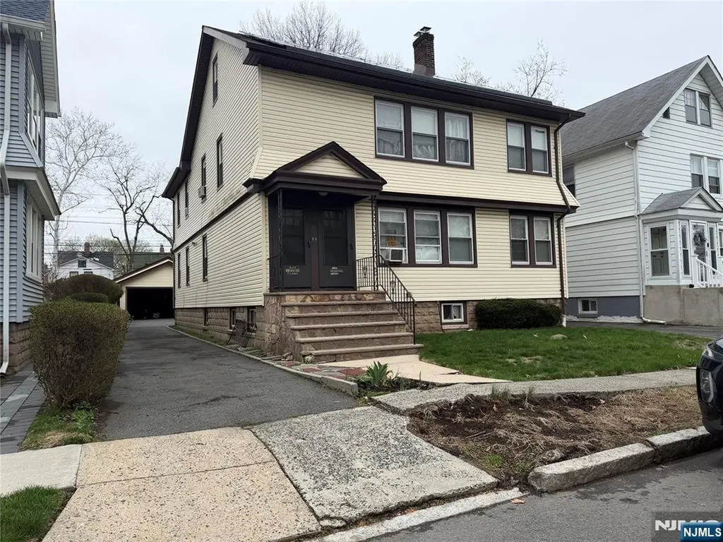 538 Maple Avenue East Orange NJ 07017