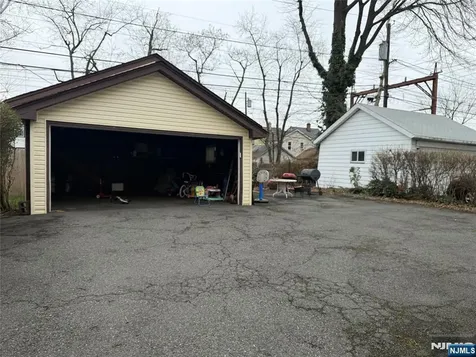 538 Maple Avenue East Orange NJ 07017