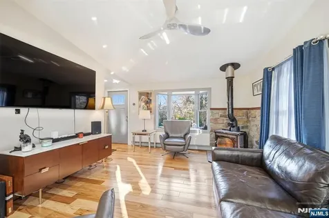 6 Ramsay Road West Milford NJ 07421