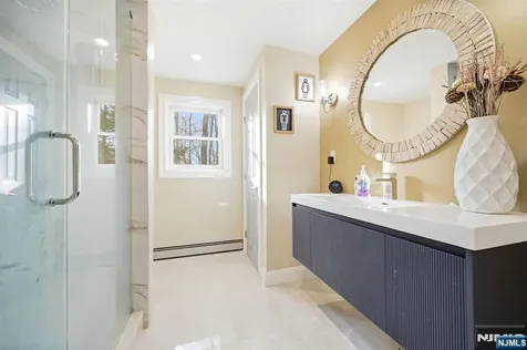 6 Ramsay Road West Milford NJ 07421