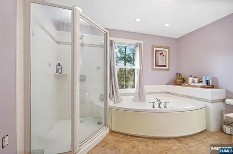 6 Ramsay Road West Milford NJ 07421