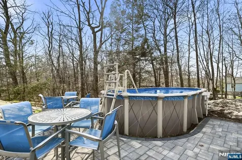6 Ramsay Road West Milford NJ 07421