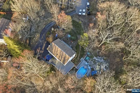 6 Ramsay Road West Milford NJ 07421