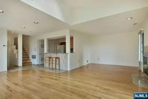 833 Topsail Lane Secaucus NJ 07094