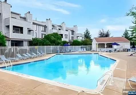 833 Topsail Lane Secaucus NJ 07094