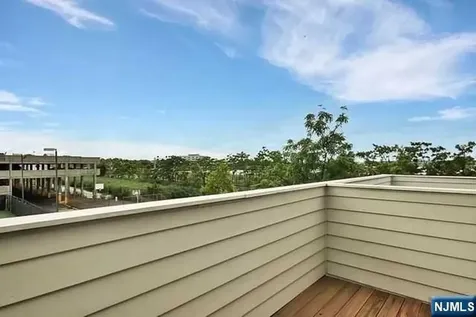 833 Topsail Lane Secaucus NJ 07094