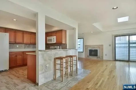 833 Topsail Lane Secaucus NJ 07094