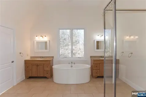 673 Glendale Road Franklin Lakes NJ 07417