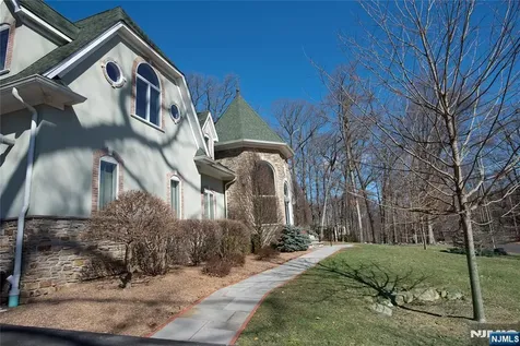 673 Glendale Road Franklin Lakes NJ 07417