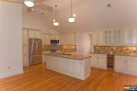 673 Glendale Road Franklin Lakes NJ 07417