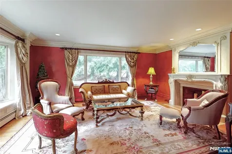 69 Knollwood Road Upper Saddle River NJ 07458