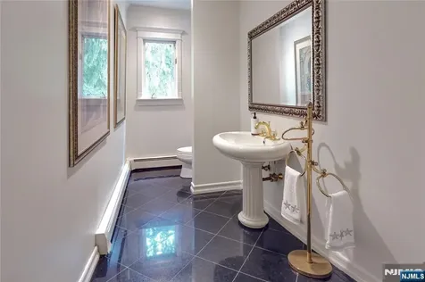 69 Knollwood Road Upper Saddle River NJ 07458