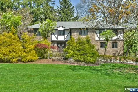 69 Knollwood Road Upper Saddle River NJ 07458