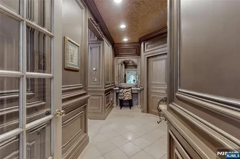69 Knollwood Road Upper Saddle River NJ 07458