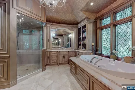 69 Knollwood Road Upper Saddle River NJ 07458