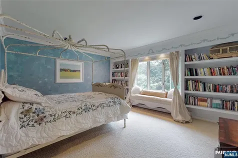 69 Knollwood Road Upper Saddle River NJ 07458
