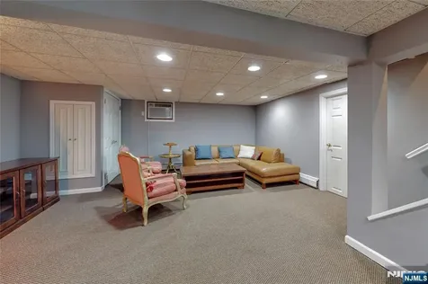 69 Knollwood Road Upper Saddle River NJ 07458