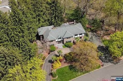 69 Knollwood Road Upper Saddle River NJ 07458