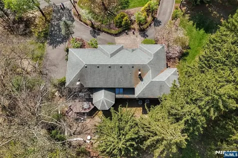 69 Knollwood Road Upper Saddle River NJ 07458