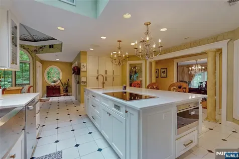69 Knollwood Road Upper Saddle River NJ 07458