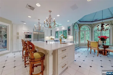 69 Knollwood Road Upper Saddle River NJ 07458