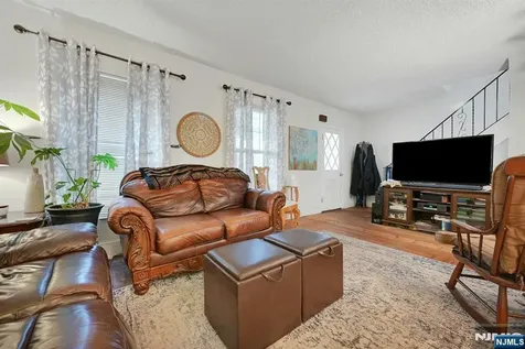 113 Lake Street Bergenfield NJ 07621