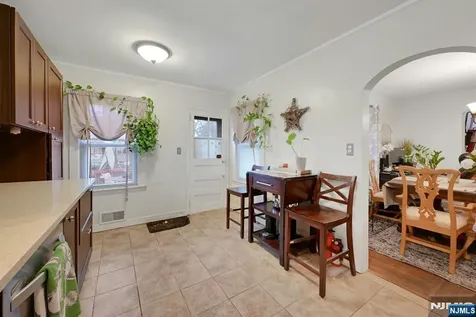 113 Lake Street Bergenfield NJ 07621