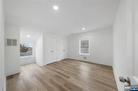 16 Headley Terrace Irvington NJ 07111