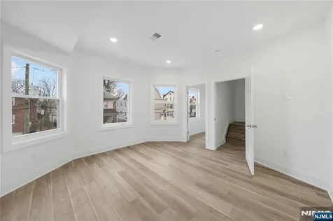 16 Headley Terrace Irvington NJ 07111