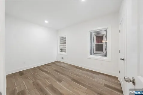 16 Headley Terrace Irvington NJ 07111