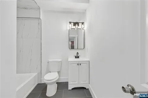 16 Headley Terrace Irvington NJ 07111